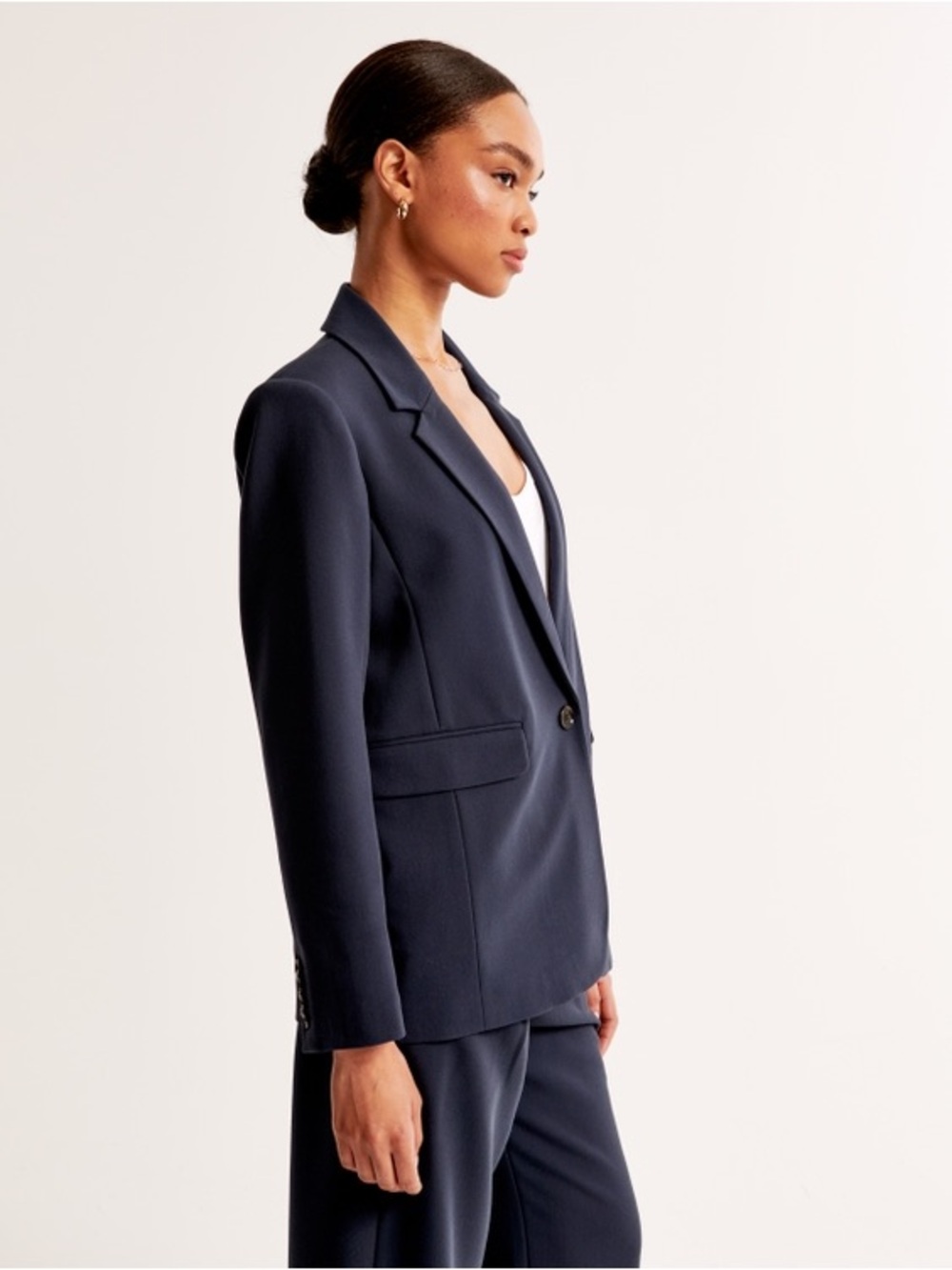 A&F Classic Suiting Blazer XXS and A&F Quinn Tailored Straight Pant 23/000 Short